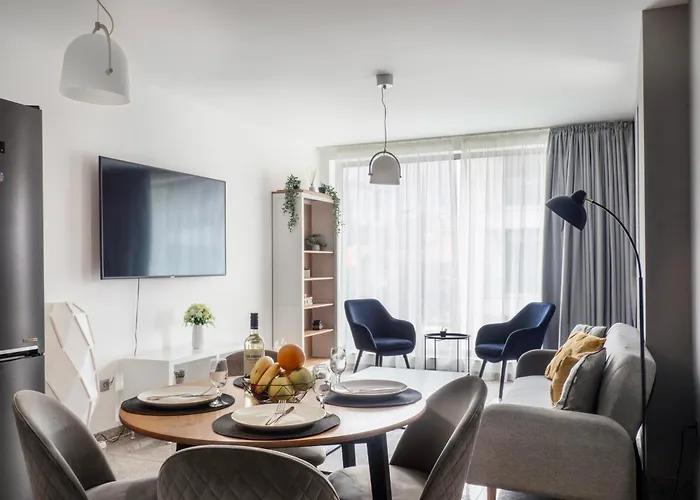 Julie\'S Sunny Cozy Apartment With Balcony
